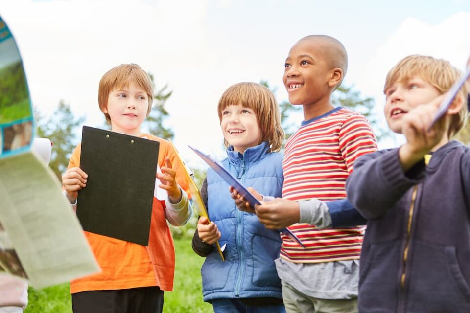 outdoor-fun-free-nature-scavenger-hunts-and-treasure-hunt
